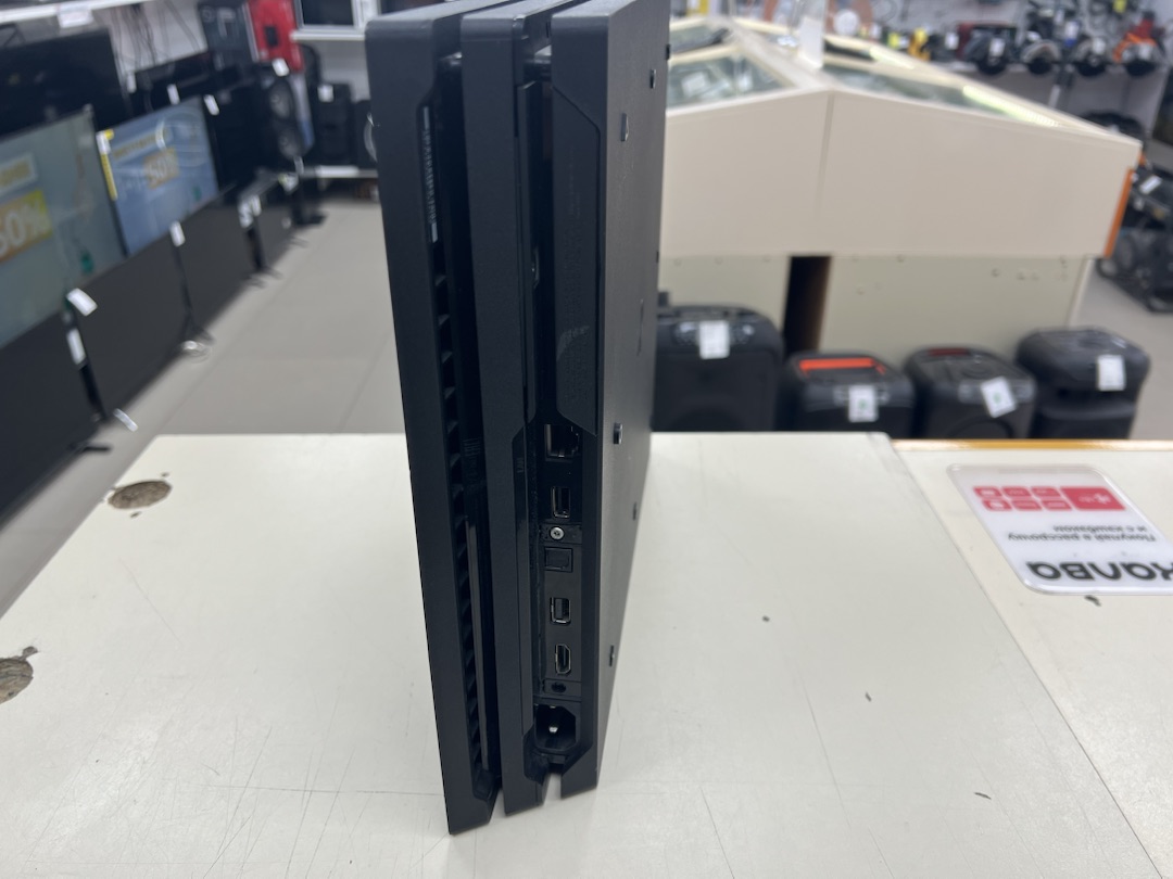 Игровая приставка PlayStation 4 Pro 1Tb