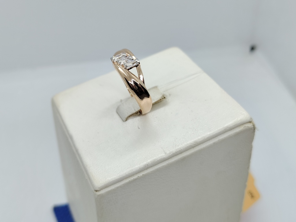 КОЛЬЦО С КАМНЯМИ (Au 585)