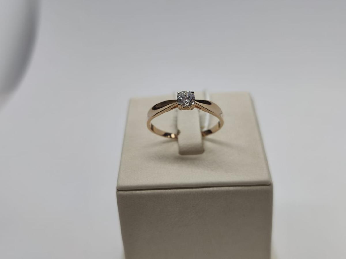 КОЛКМ585 КОЛЬЦО С КАМНЕМ (Au 585)