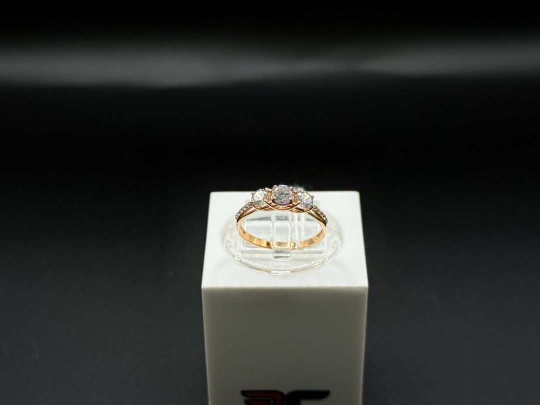 КОЛКМИ585 КОЛЬЦО С КАМНЯМИ (Au 585)