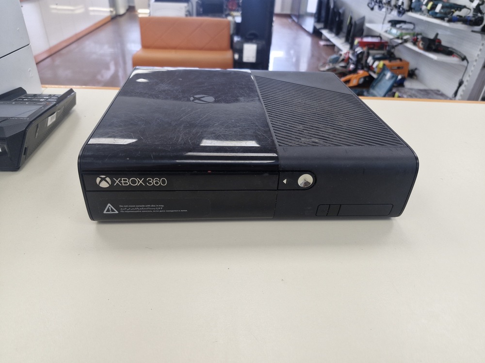 Игровая приставка Xbox 360; Игровая приставка Xbox 360;
