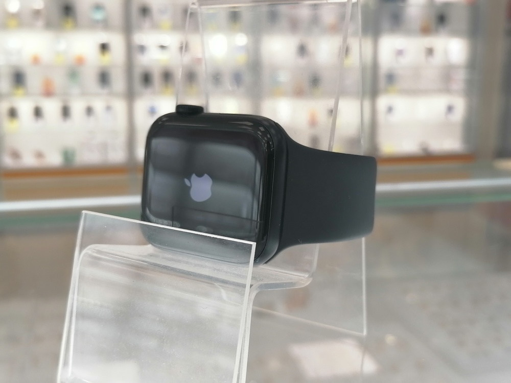 Смарт-часы Apple Watch SE 2022 44mm