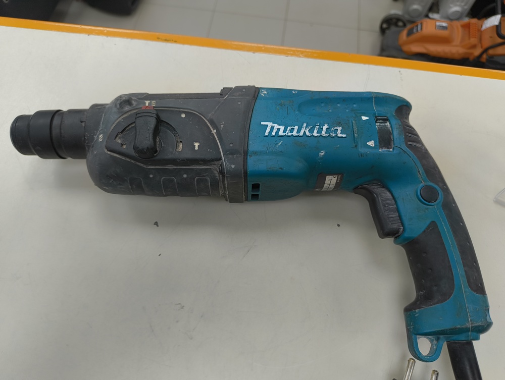 Перфоратор Makita HR 2470