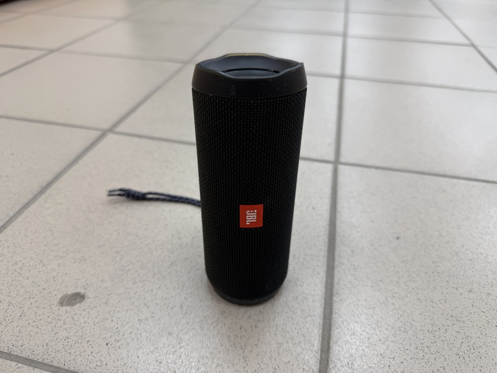 Портативная акустика JBL Flip 4