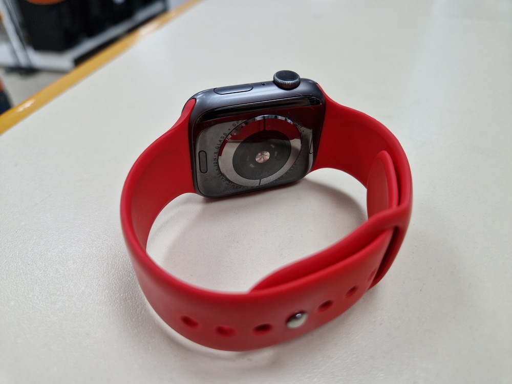 Смарт-часы Apple Watch Series 5 44 мм