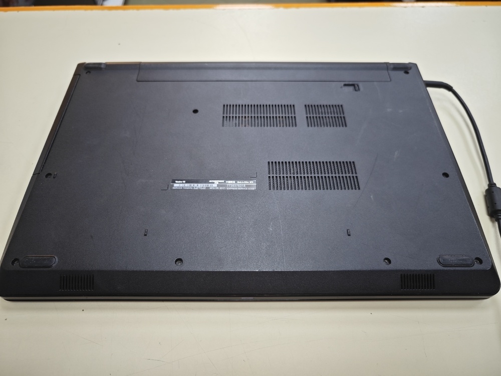 Ноутбук DELL; Core i3-6006U, Intel HD Graphics 520, 8 Гб, 500 Гб, Нет