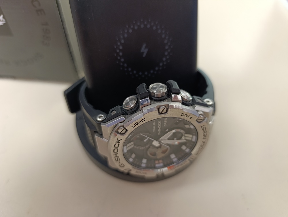 Часы наручные Casio GST B100
