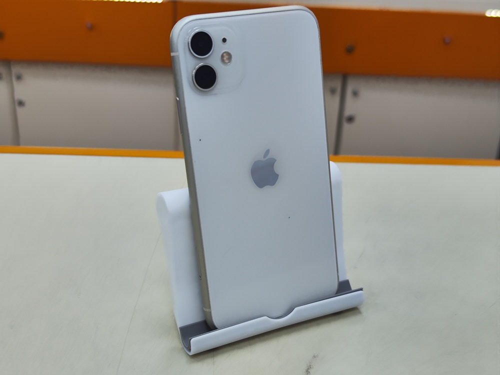Смартфон Apple iPhone 11 64Gb