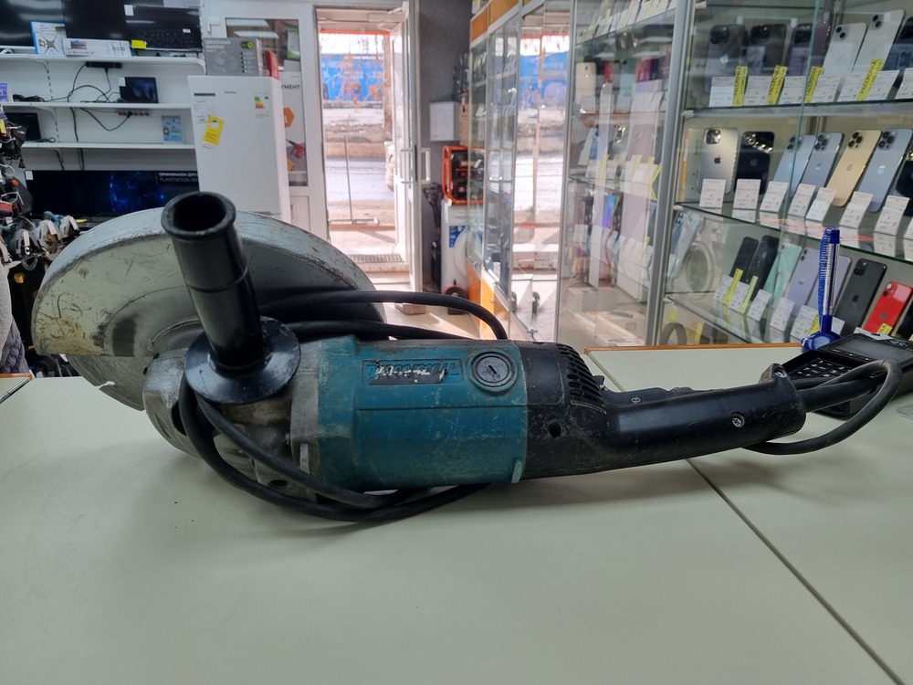 Угловая шлифмашина Makita 9069/230