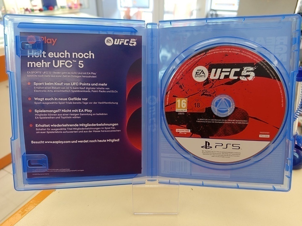 Игра Playstation 5 UFC5