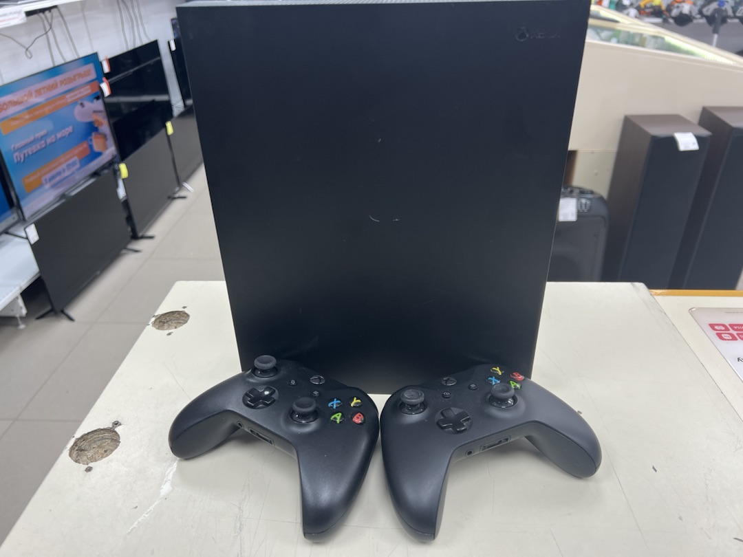 Игровая приставка Xbox One X 1Tb