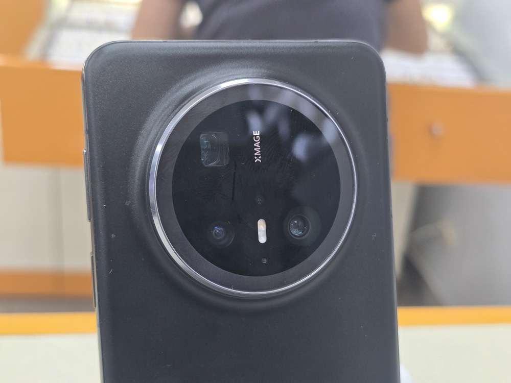 Смартфон Huawei Mate 70 Pro 12/512