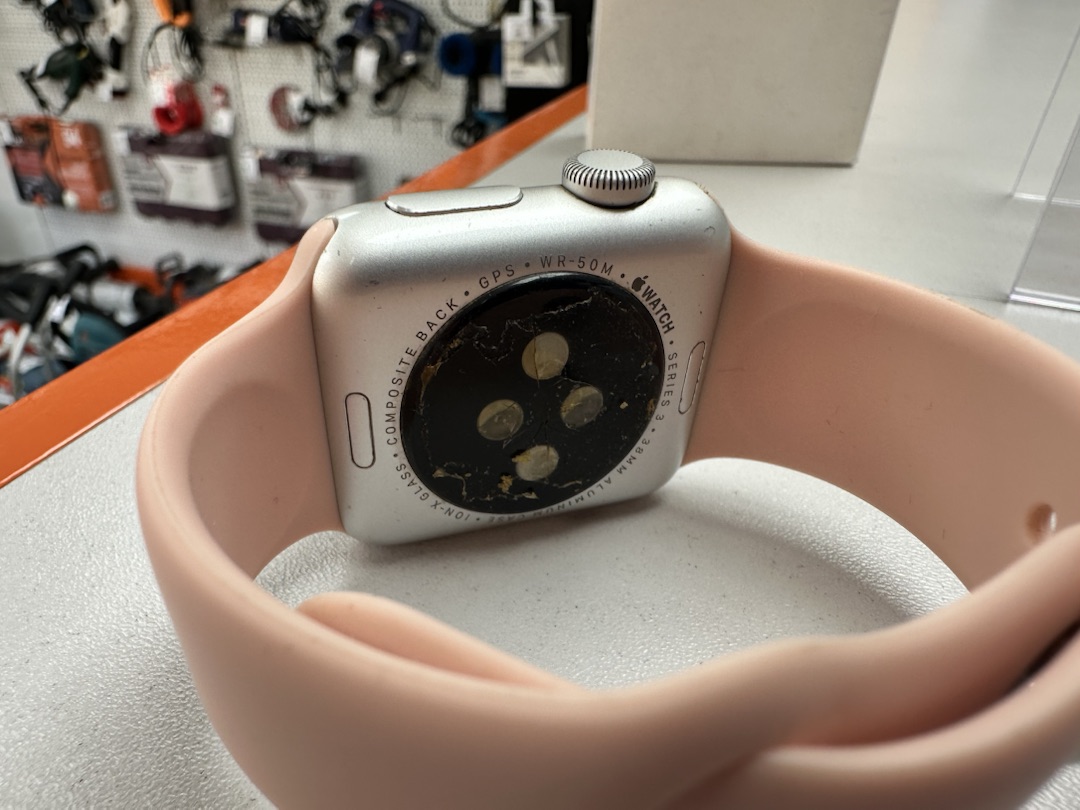 Смарт-часы Apple Watch Series 3 38 мм