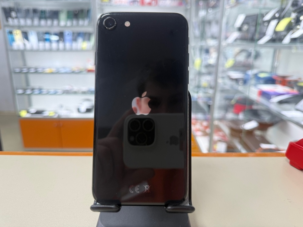 Смартфон Apple iPhone SE 2020 64Gb
