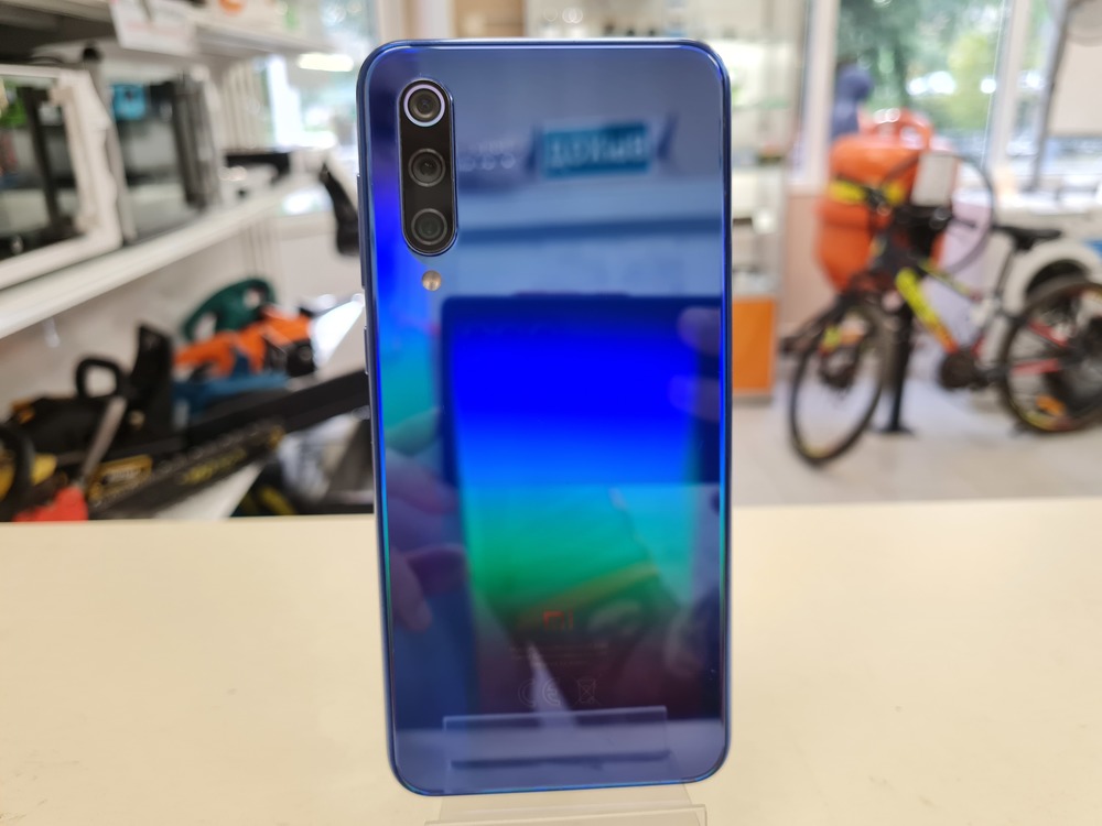 Смартфон Xiaomi MI 9SE 6/64