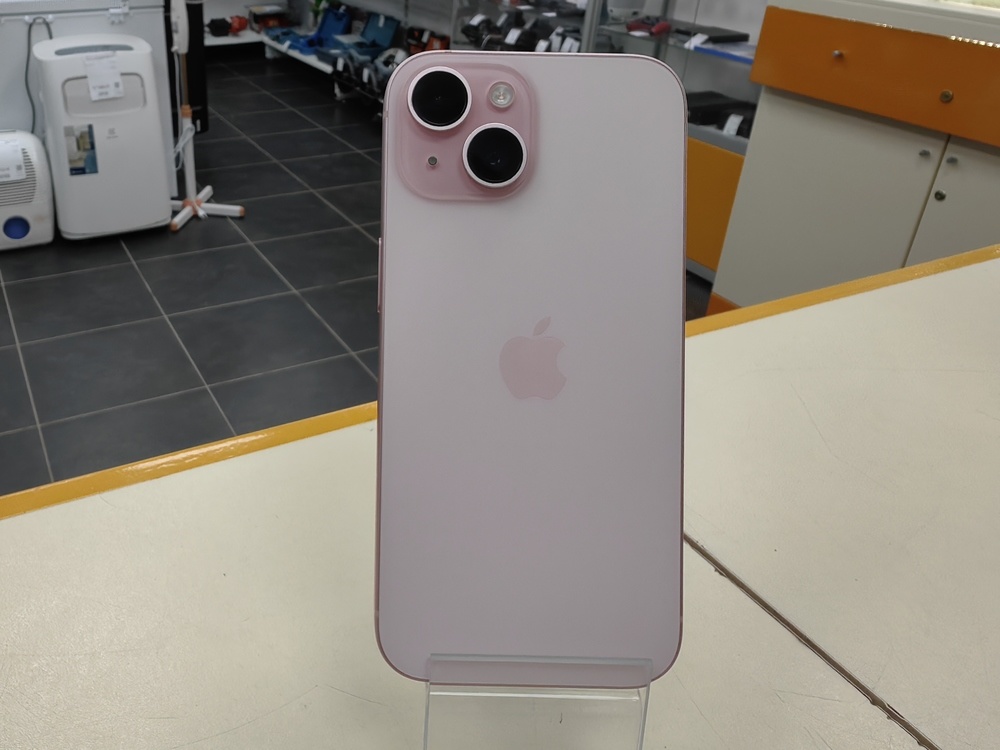 Смартфон Apple Iphone 15 128Gb
