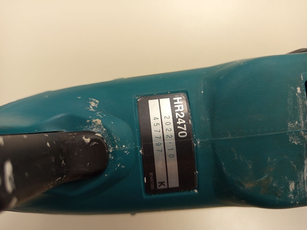 Перфоратор Makita HR 2470