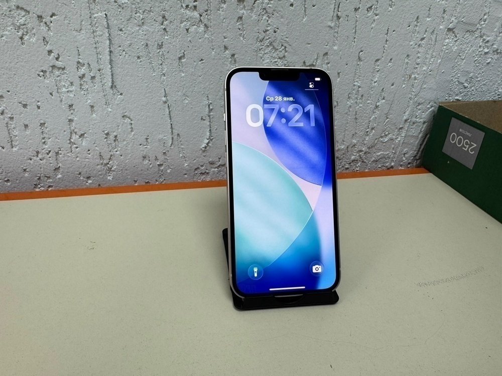 Смартфон Apple iPhone 13 128Gb
