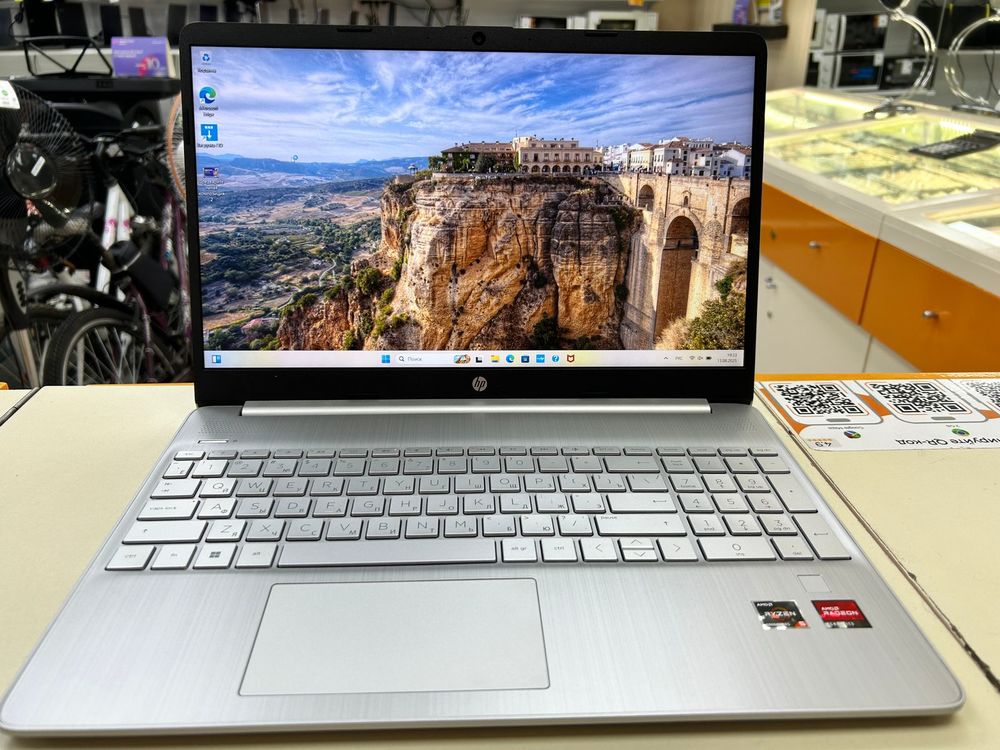 Ноутбук HP Paviilion 15-eh1xxx; Ryzen 5-5500U, AMD Radeon (TM) Graphics, 8 Гб, 480 Гб, Нет
