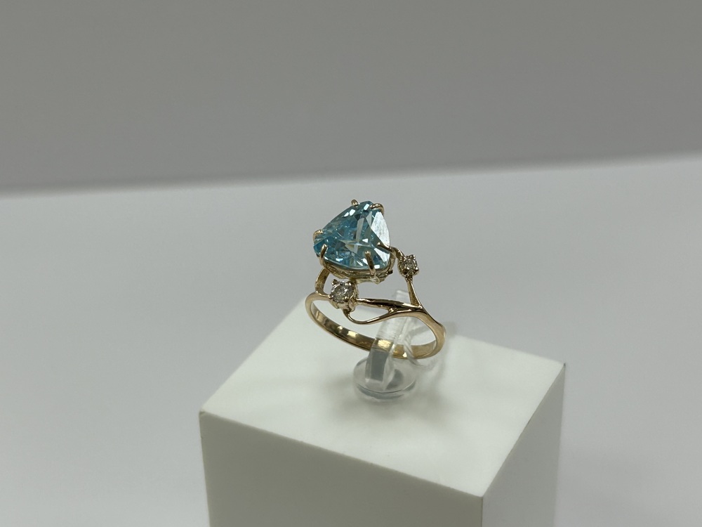 КОЛКМИ585 КОЛЬЦО С КАМНЯМИ (Au 585)