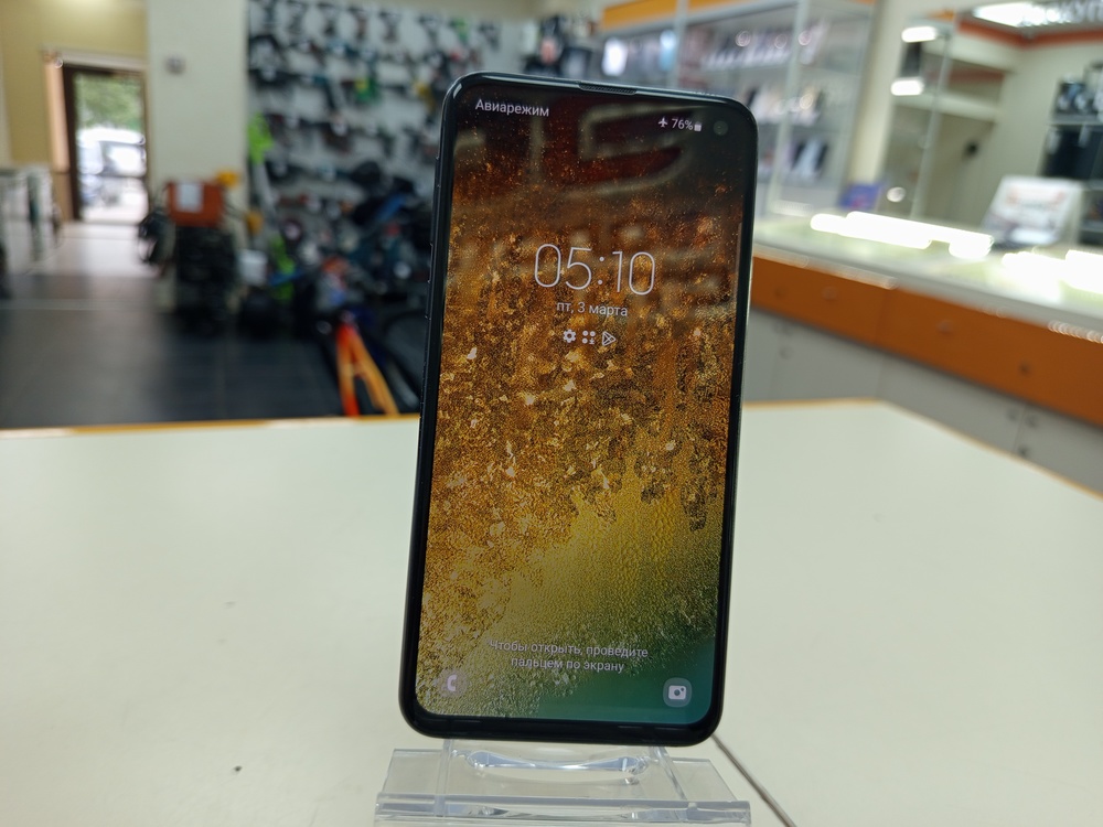 Смартфон Samsung Galaxy S10e 6/128