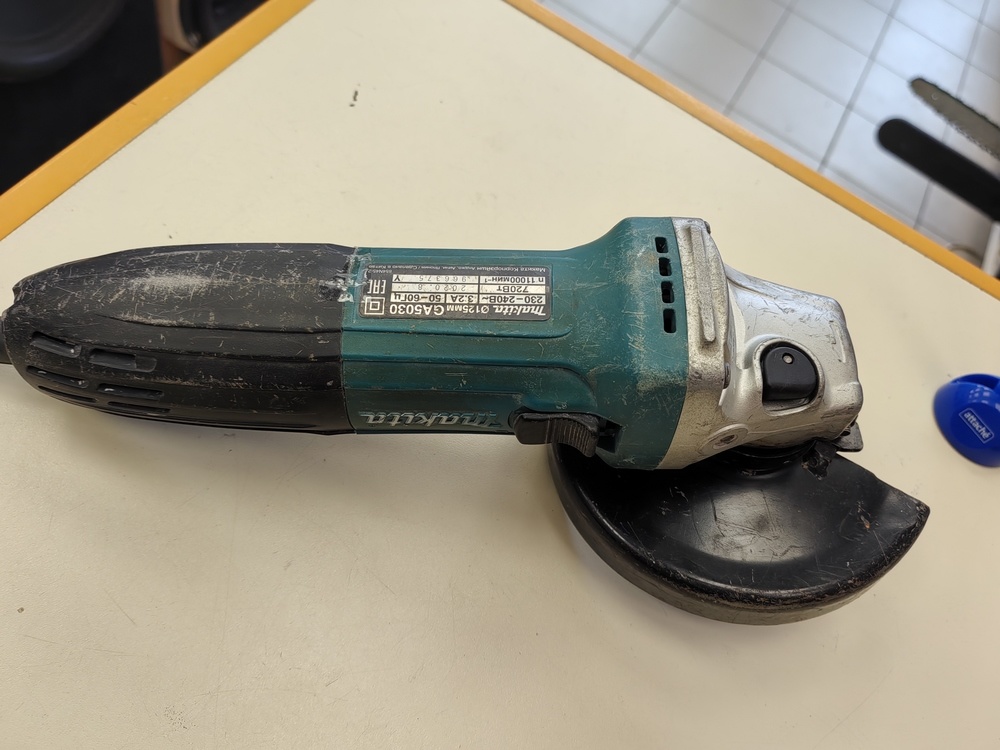 Угловая шлифмашина Makita GA5030