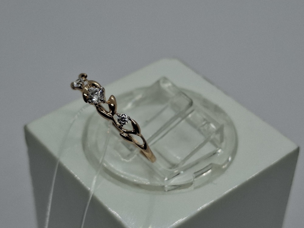 КОЛЬЦО С КАМНЯМИ (Au 585)