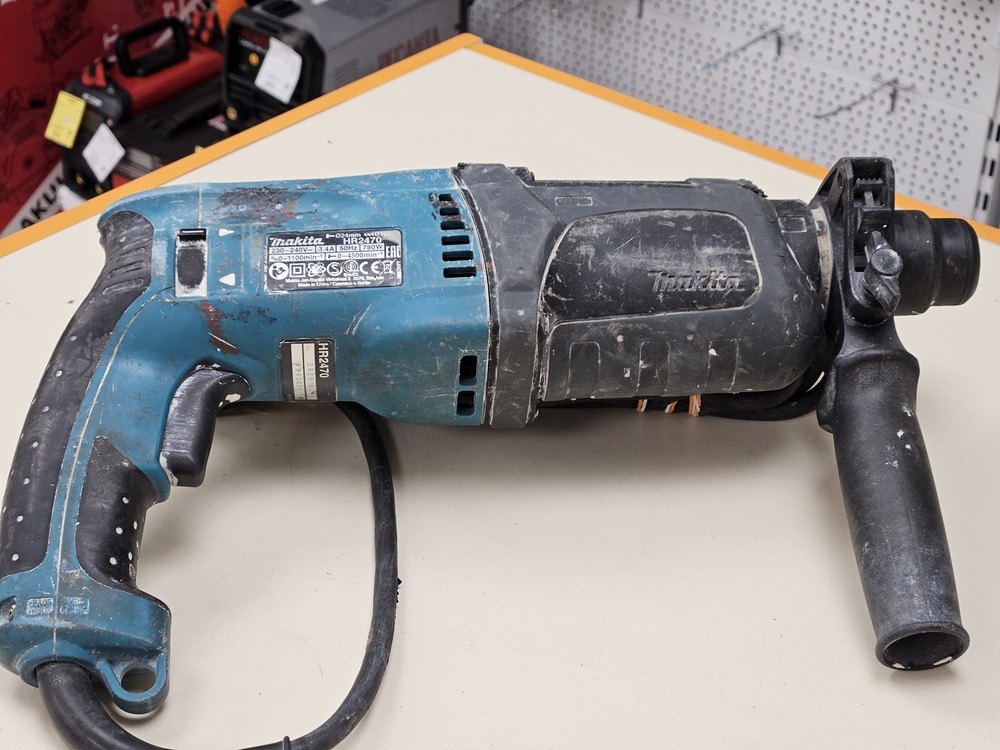 Перфоратор Makita HR2470