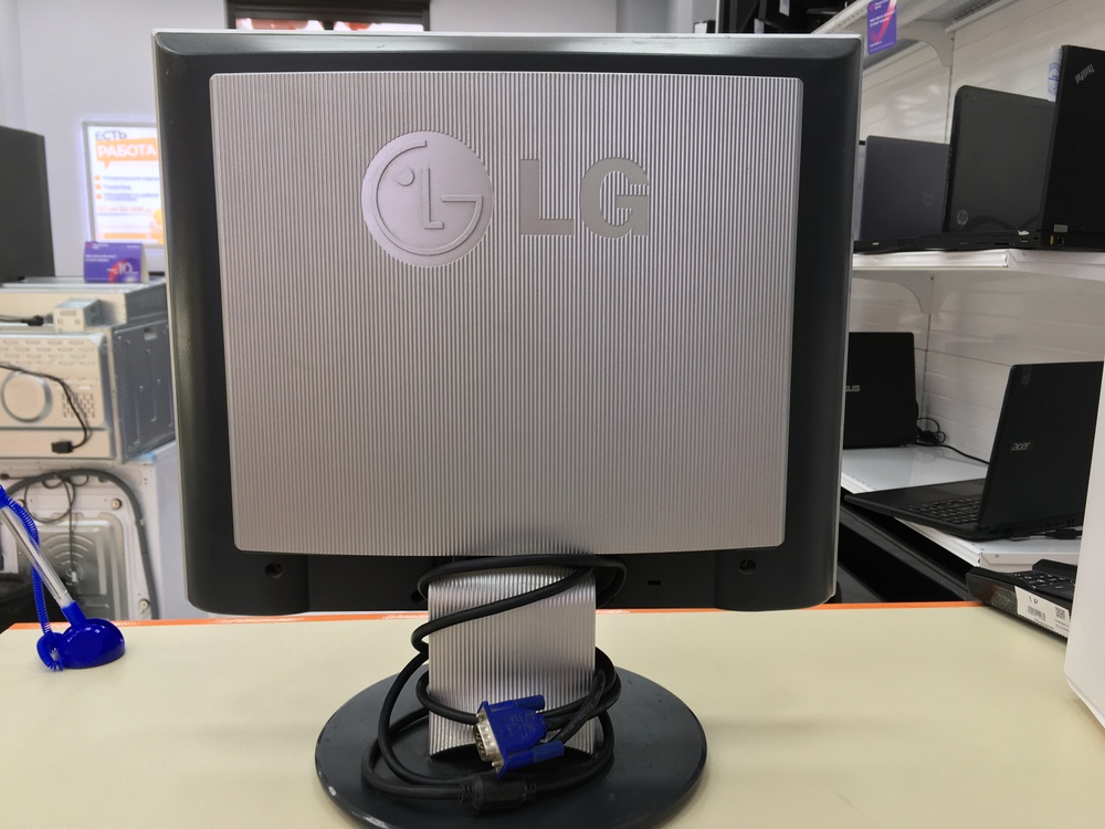Монитор LG L1730P