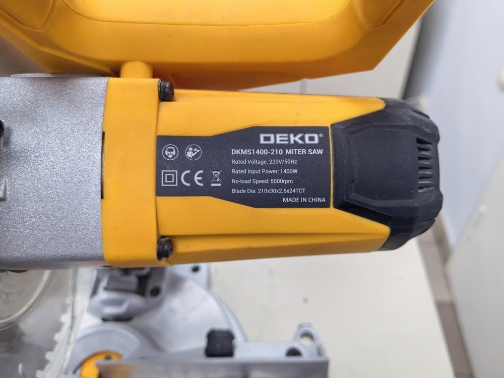 Торцовочная пила DEKO DKMS1400-210