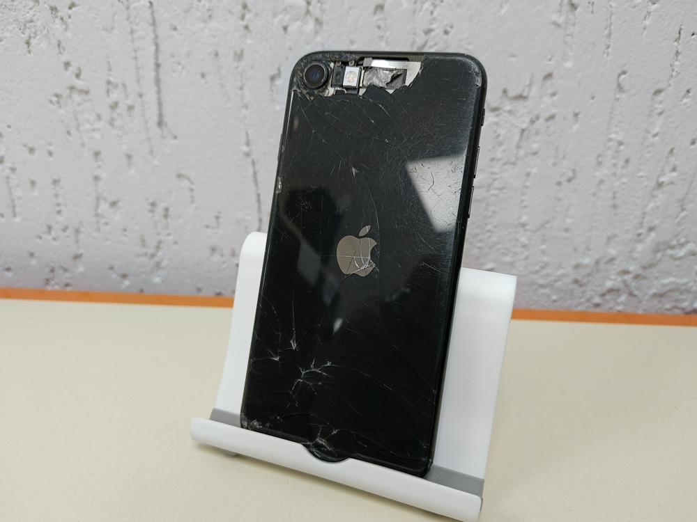 Смартфон Apple iPhone SE 2020 64Gb