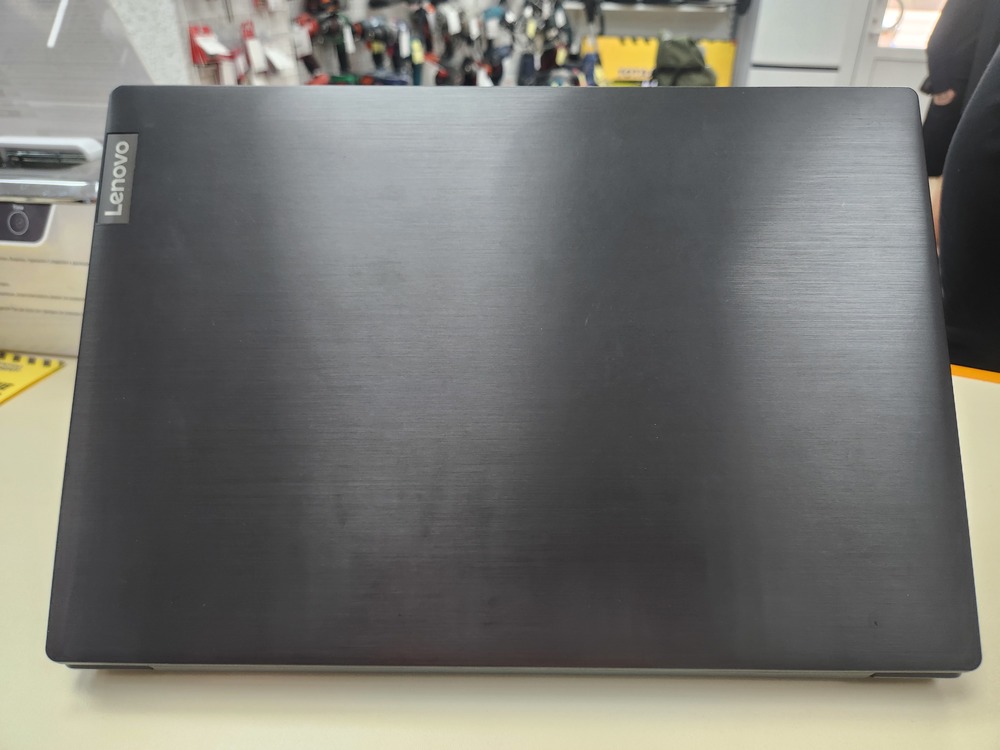 Ноутбук Lenovo; A6-9225, Radeon R4 series, 4 Гб, 240 Гб, Нет