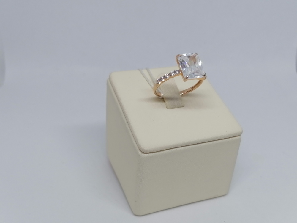 КОЛКМИ585 КОЛЬЦО С КАМНЯМИ (Au 585)
