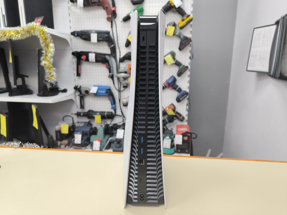 Игровая приставка PlayStation 5 825Gb (С дисководом)