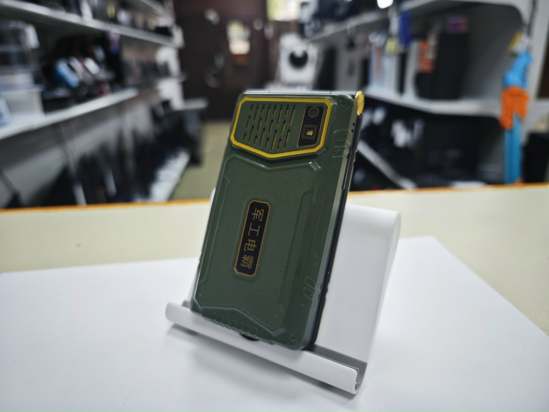 Мобильный телефон YeeMi M7+