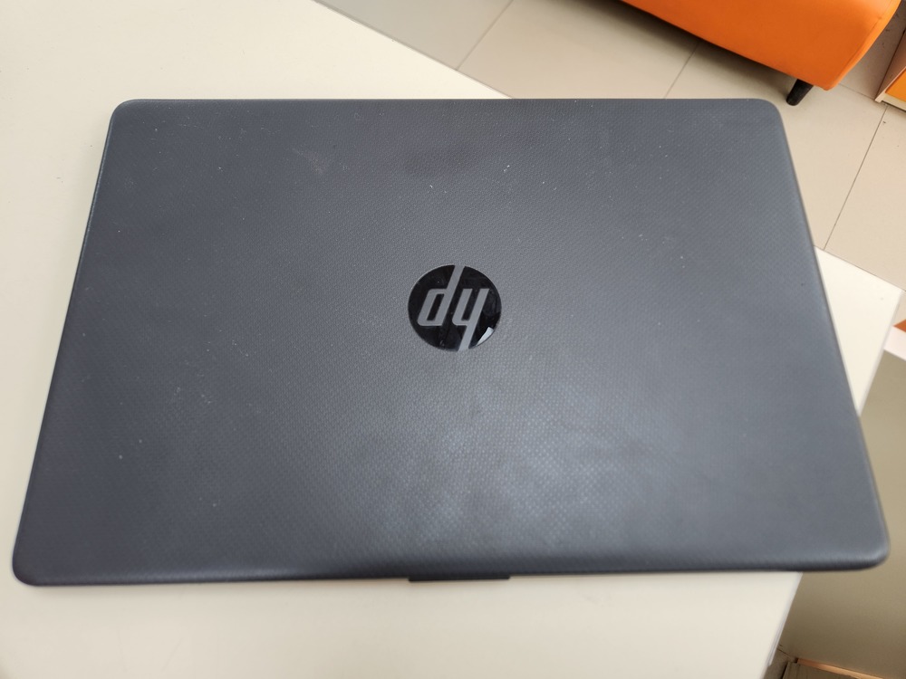 Ноутбук HP; Silver 3050U, AMD Radeon (TM) Graphics, 4 Гб, 256 Гб, Нет