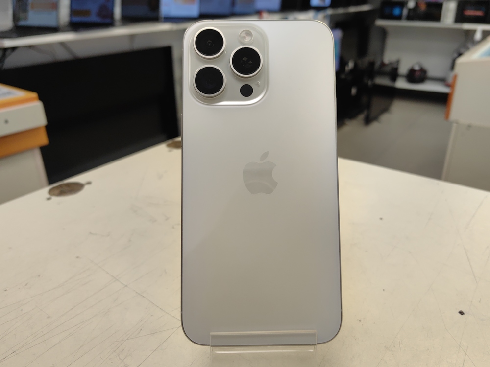 Смартфон Apple iPhone 15 Pro Max 256Gb
