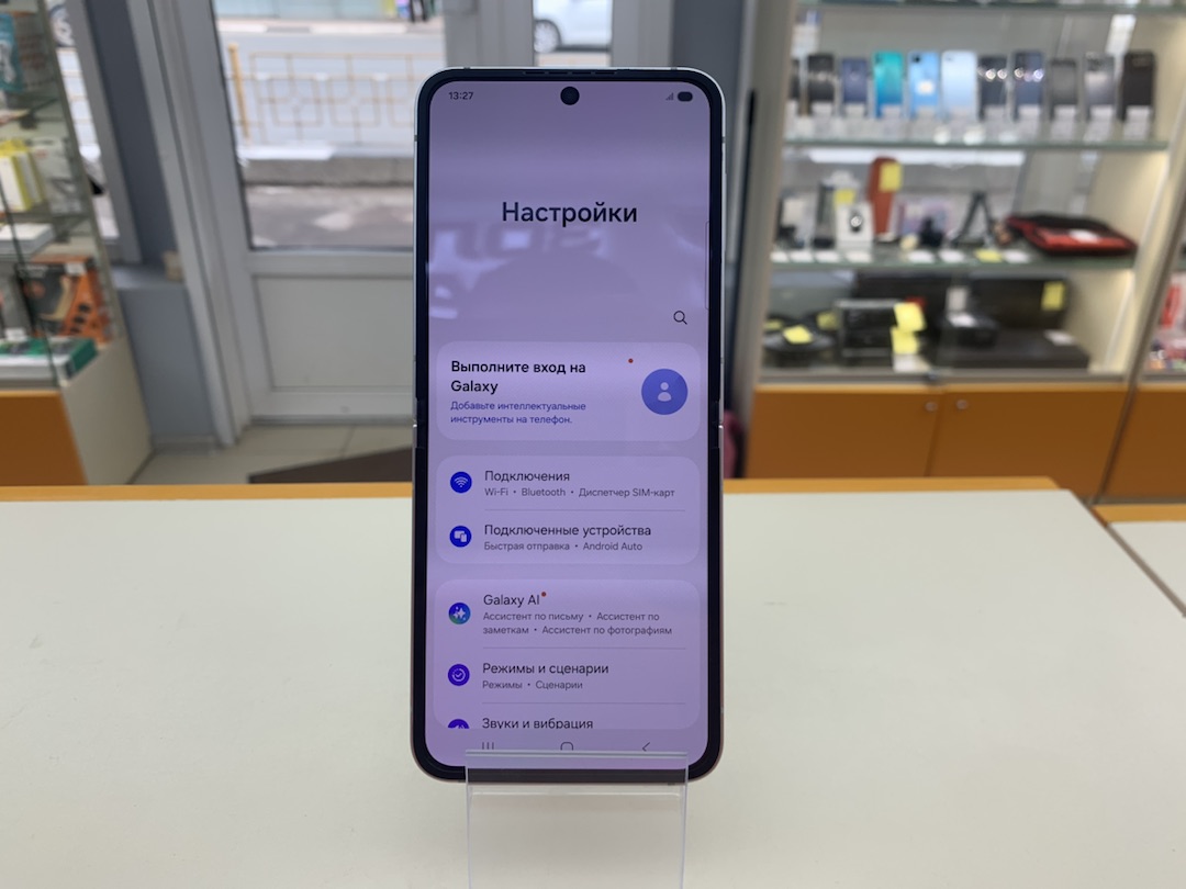 Смартфон Samsung Galaxy Z Flip 6 12/256