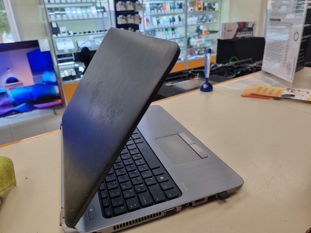 Ноутбук HP; A8-7100, Radeon R5 series, 4 Гб, 120 Гб, Нет