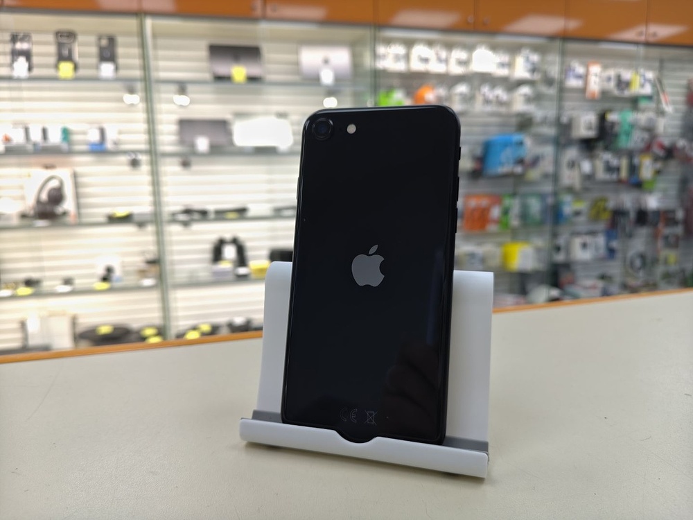 Смартфон Apple iPhone SE 2020 64Gb
