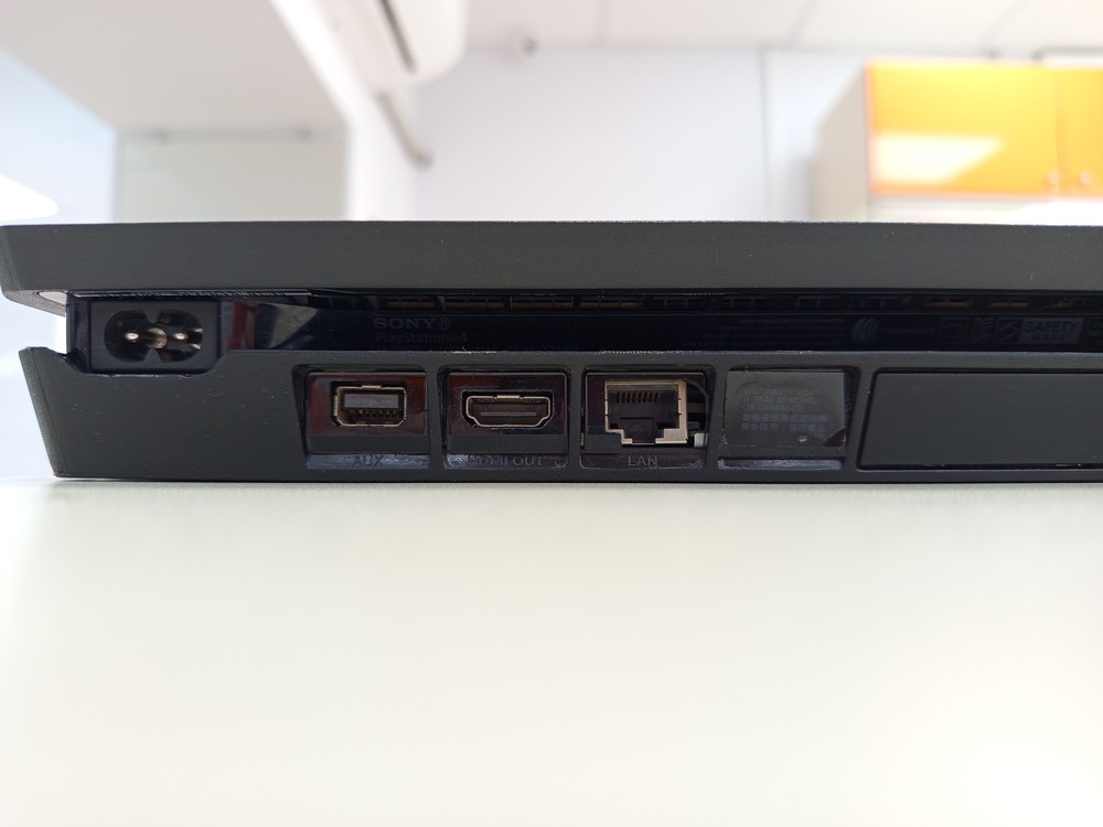 Игровая приставка PlayStation 4 500GB Игровая приставка PlayStation 4 500GB