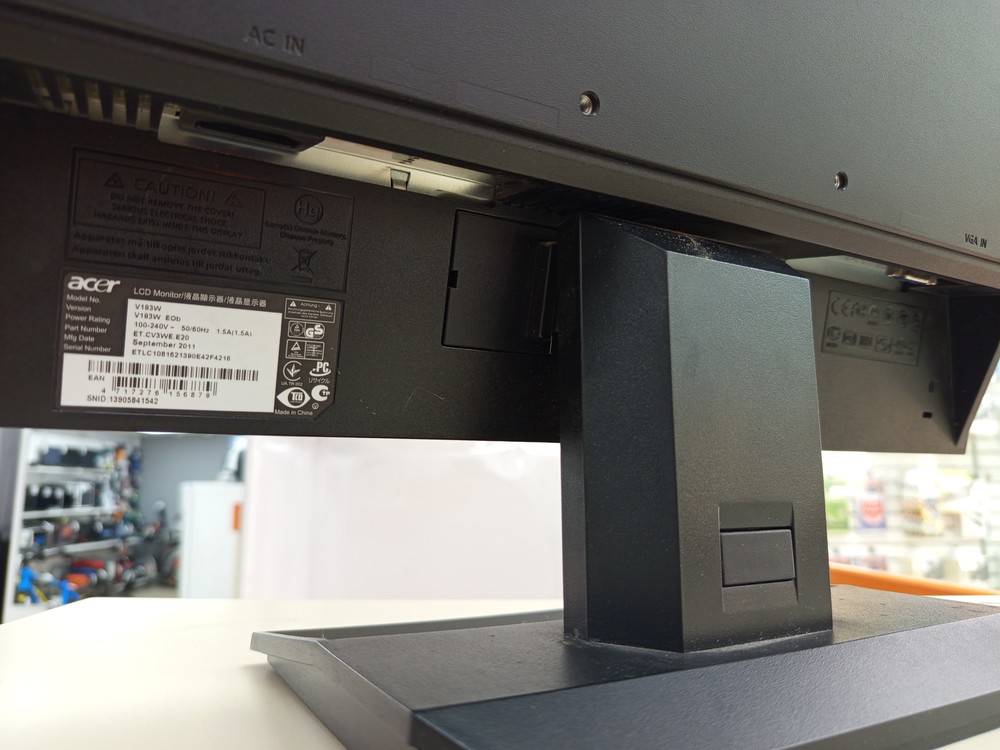 Монитор Acer P193W