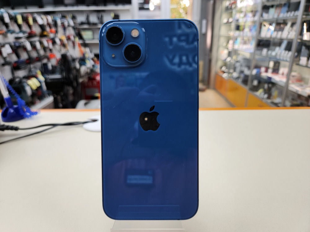 Смартфон Apple iPhone 13 128Gb