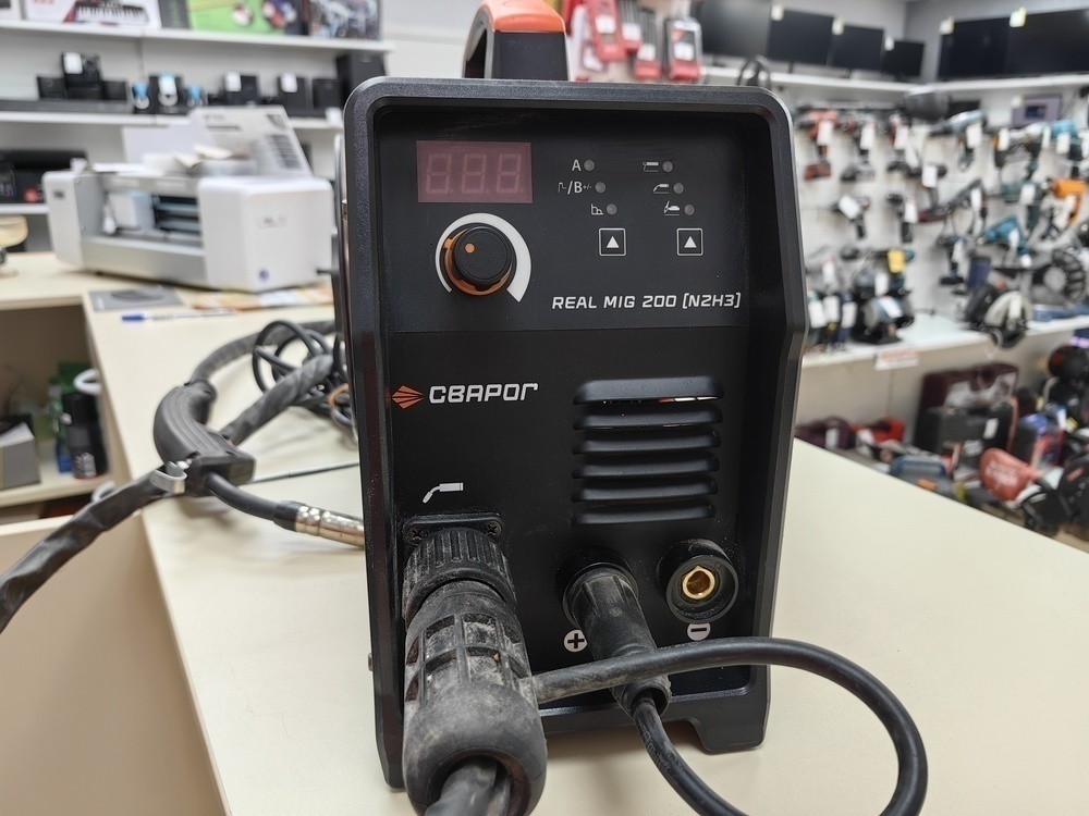 Сварочный аппарат Сварог Real MIG 200;