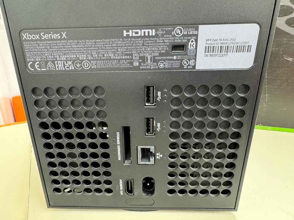 Игровая приставка Xbox Series X 1Tb