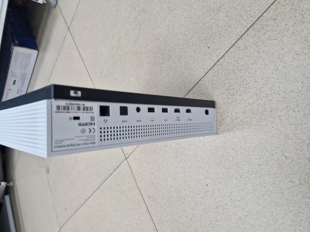 Игровая приставка Xbox One S Digital Edition 500Gb