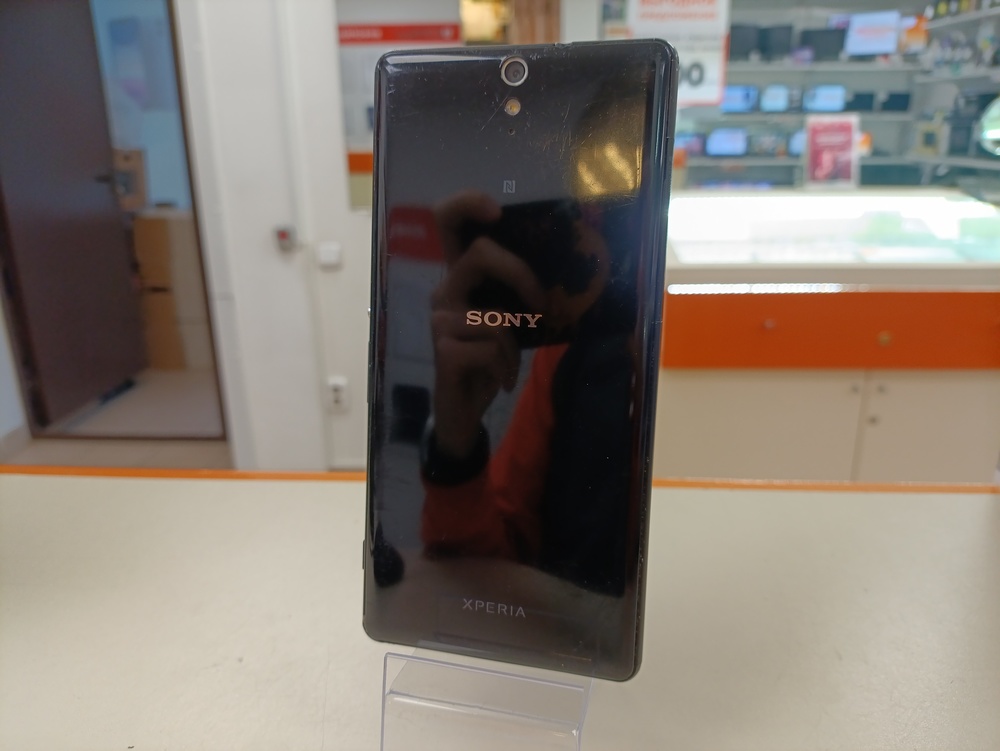 Смартфон Sony E5533