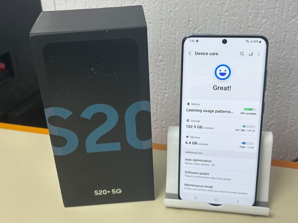 Смартфон Samsung Galaxy S20 Plus