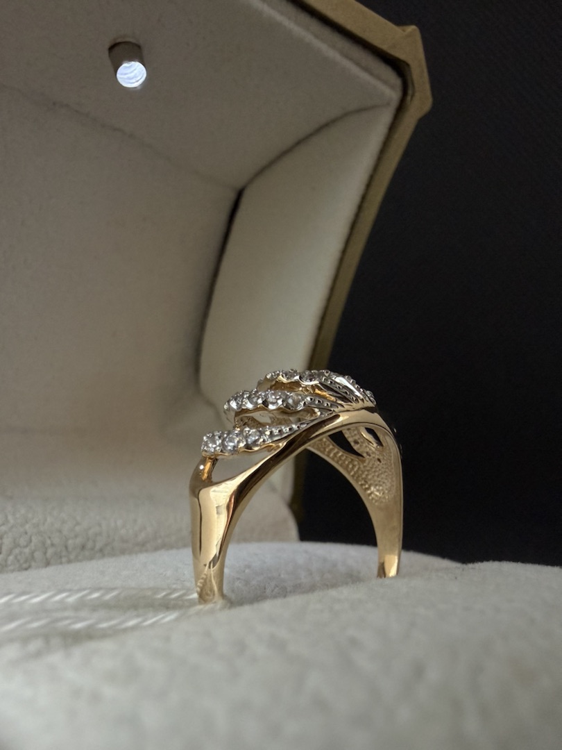 КОЛКМИ585 КОЛЬЦО С КАМНЯМИ (Au 585)