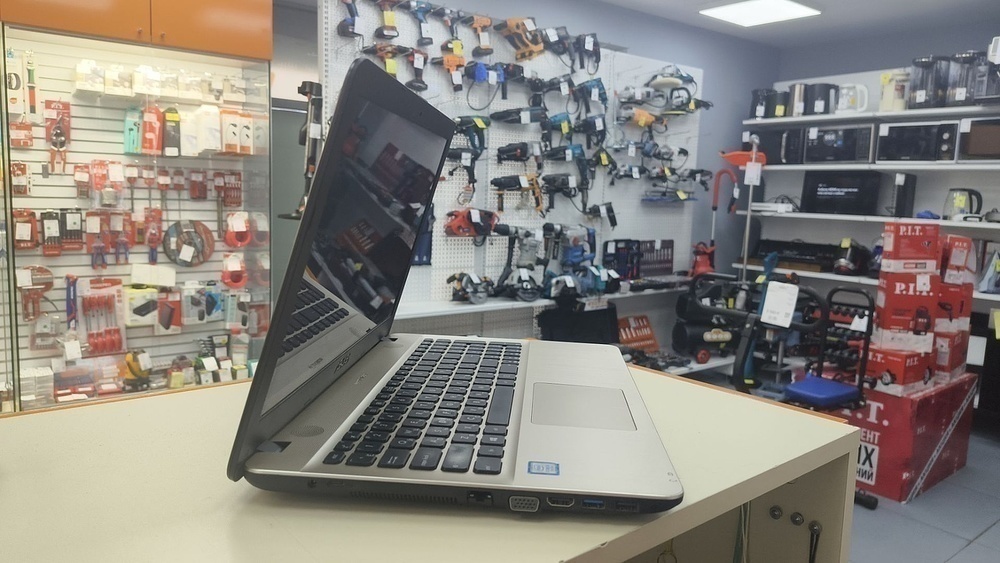 Ноутбук ASUS; Core i5-7200U, Intel HD Graphics 620, 8 Гб, Нет, 1 Tb
